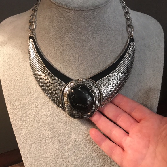 🆕 Gorgeous necklace and earrings set. - Picture 10 of 11